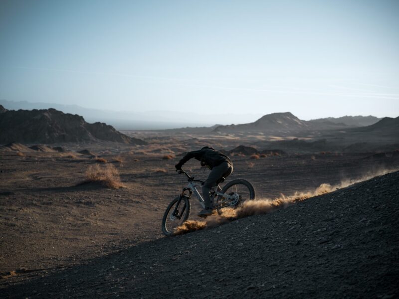 AMFLOW e-MTB en acción en sendero de montaña