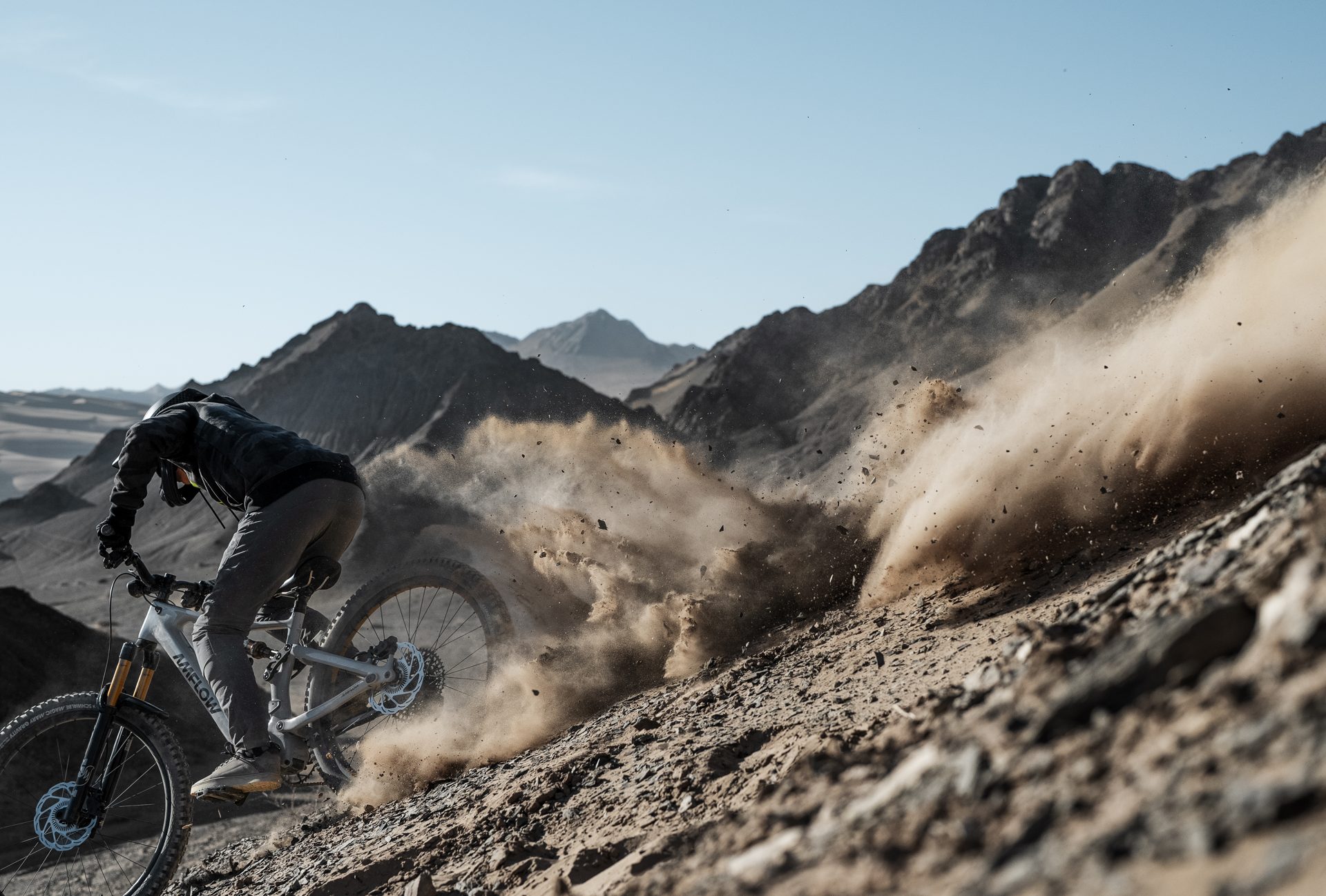 AMFLOW e-bike en trail de montaña
