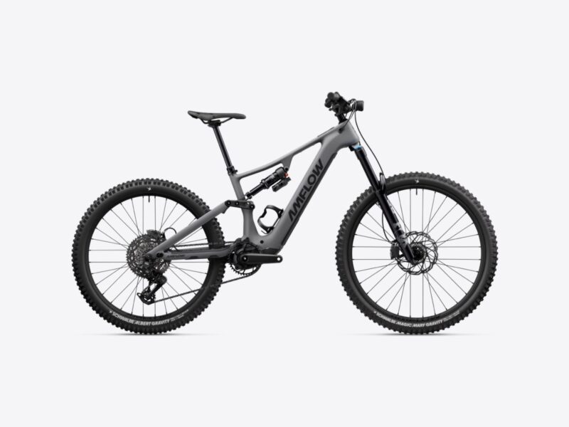 AMFLOW PR Carbon Pro 800 Wh 2026 — vista lateral, catálogo Bicigrino