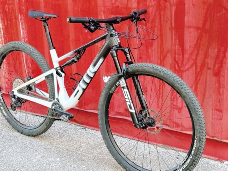 BMC Fourstroke Three 2024 carbono SLX (USADA) — talla M