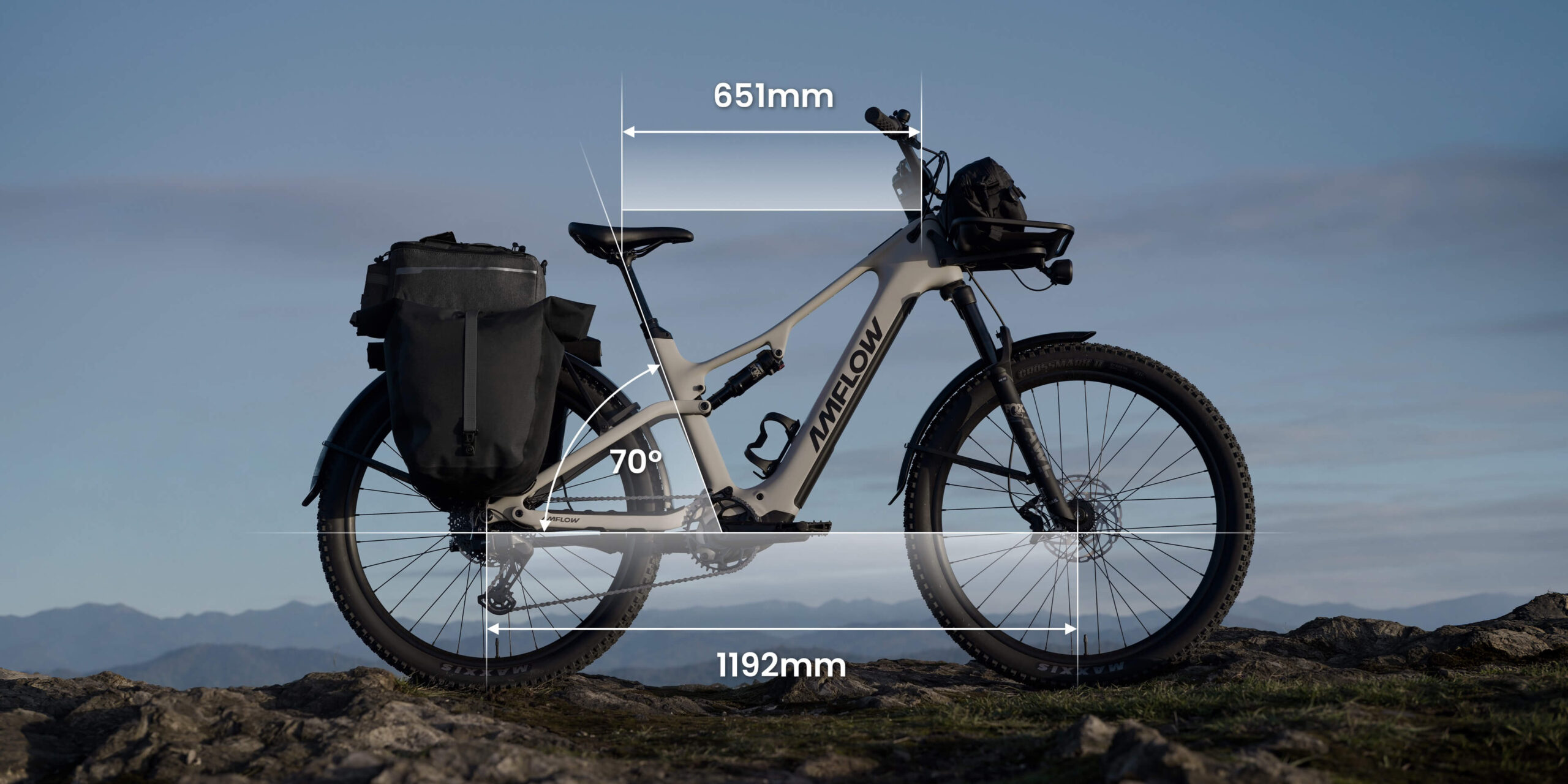 AMFLOW TL Carbon con alforjas para cicloturismo